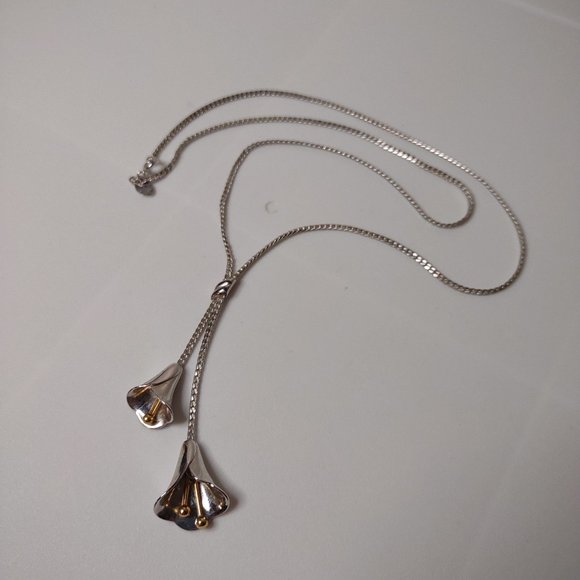 Pretty 21 Inch Calla Lily Necklace - Picture 1 of 9